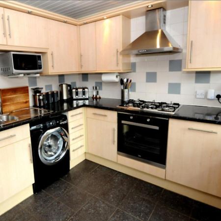 Cheerful One Bedroom Cottage With Parking Space. Glasgow Eksteriør billede