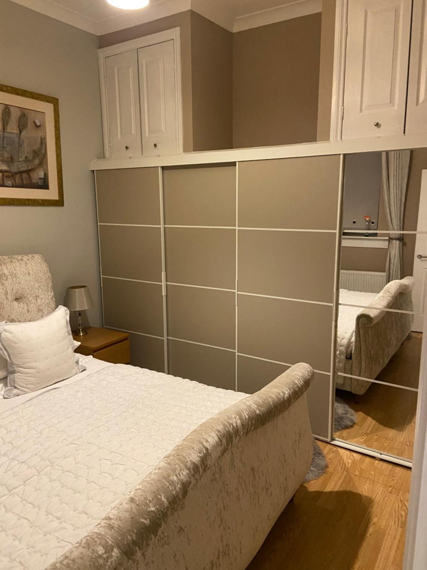 Cheerful One Bedroom Cottage With Parking Space. Glasgow Eksteriør billede